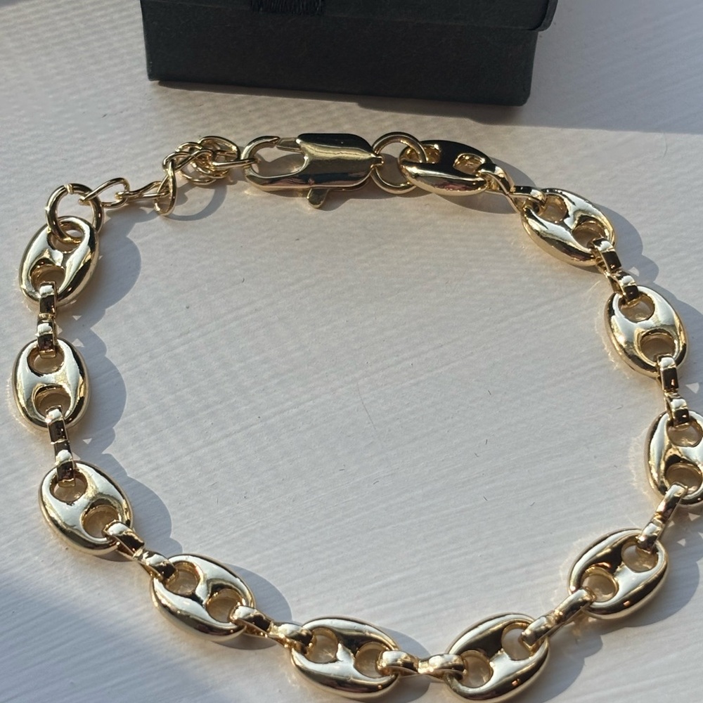 Gold Link Bracelet - Elegant Women’s Bracelet - Picture 2 of 9